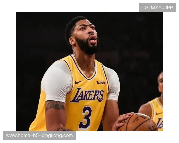 戴维斯关键抢篮板,洛杉矶守住最后时刻 戴维斯关键抢篮板,洛杉矶守住最后时刻