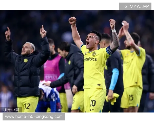 波尔图塔雷米精准点球带球迷进入狂欢模式 波尔图塔雷米精准点球带球迷进入狂欢模式