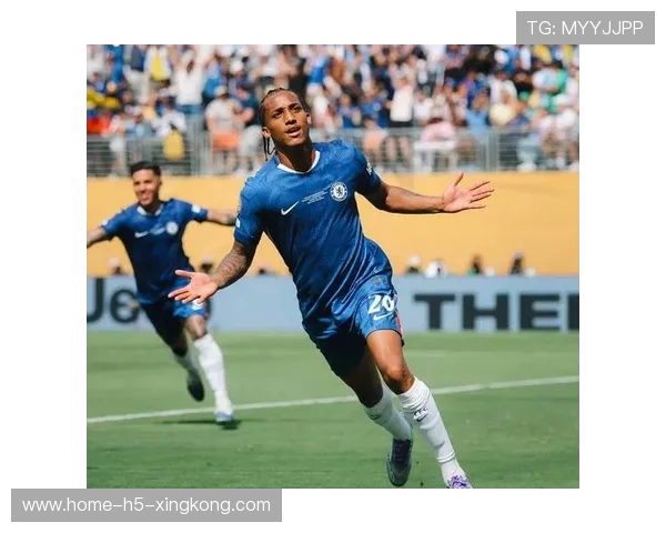 切尔西帕尔默穿透中路射门得手 切尔西帕尔默穿透中路射门得手