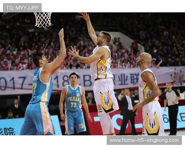 CBA福建突破分球配合顺畅拿下关键两分 CBA福建突破分球配合顺畅拿下关键两分